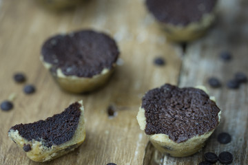 Leckere Mini Cookie Crust Brownies