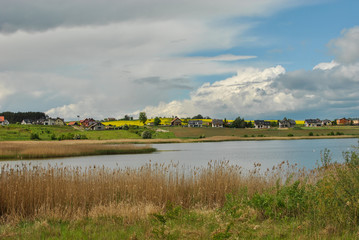 Sztuczne jezioro w Lubiszewie, Kociewie, Polska © DawidDobosz