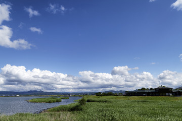 Observation hut / Observation hut of the waterfowl close to the lake