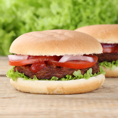 Hamburger mit Tomaten