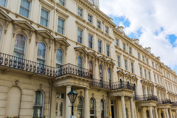 Fototapeta na wymiar historic city buildings in Kensington, London