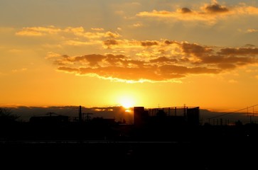 朝焼けと街並み