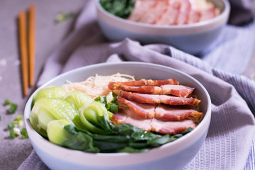 Instant noodles with shiitake mushrooms, pepper and onion in a b