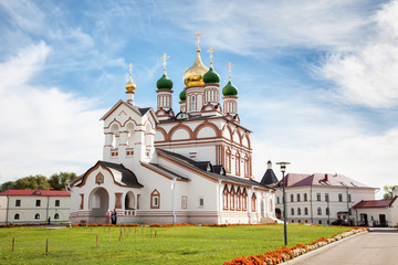 Fototapeta na wymiar Trinity-Sergius Varnickiy Monastery, Rostov