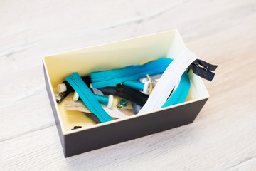 box with sewing appliances 