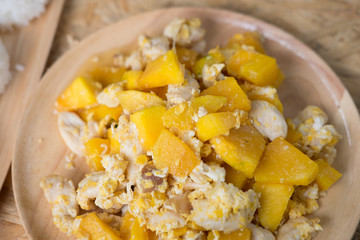 stir-fried pumpkin with pork and egg