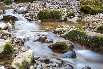 Wasserfall im Winter mit Eis
