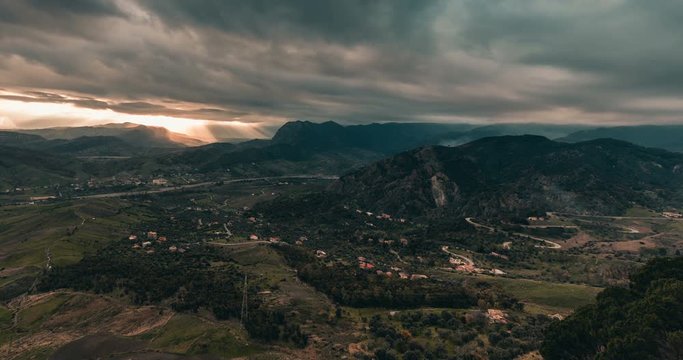 Time Lapse della Valle Calabrese tra le Montagne