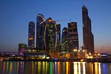 Plakat MOSCOW, RUSSIA - APRIL 19, 2013: Business center in Moscow early in the morning