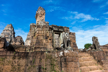 Fototapeta na wymiar Eastern Mebon temple at Angkor wat complex