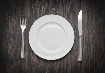 Photo of an empty white plate
