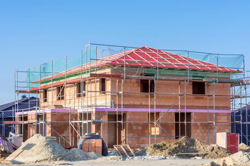 Investieren in die Zukunft der Familie durch Hausbau