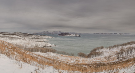 Зима на морском берегу