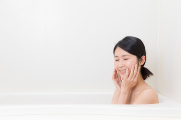 Naklejka premium 入浴する女性、汗、発汗