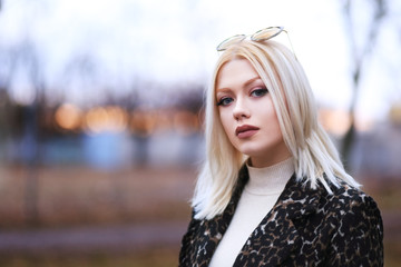 Naklejka premium portrait of a beautiful girl