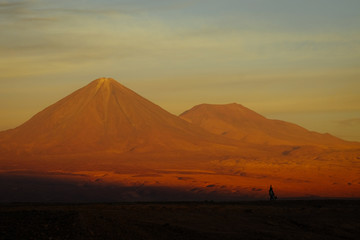 Fototapeta na wymiar Sundown over the volacanos