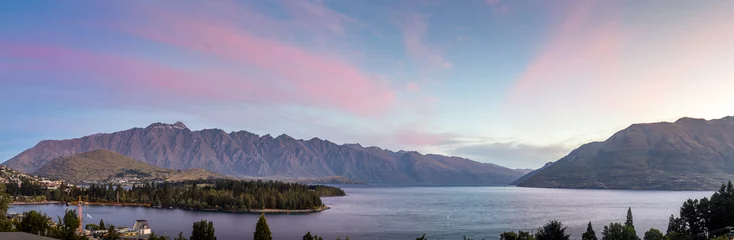 Zelfklevend Fotobehang Nieuw-Zeeland Lake Wakatipu, Queenstown, zonsondergang