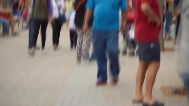 Crowded Sidwalk In Hot Weather