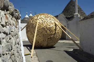 Fototapeta na wymiar art exhibition in Alberobello