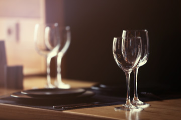 Elegant table appointments in the cafe