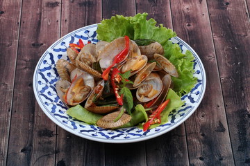 Stir fried clams with roasted chile paste.