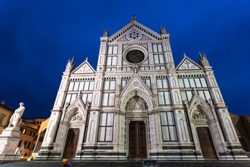 Fototapeta na wymiar front view of Basilica Santa Croce in rainy night