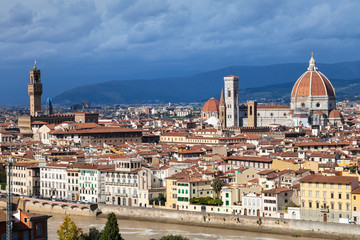 Fototapeta na wymiar skyline of Florence with Cathedral and Palazzo