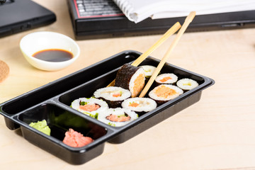 workaholics eat lunch at work