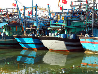 Fototapeta na wymiar fishing boats in Da Nang