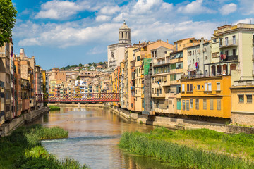 Obraz premium Colorful houses and Eiffel bridge in Girona