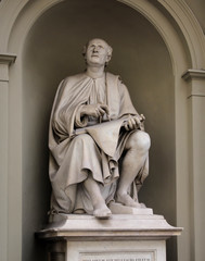 Statue of Filippo Brunelleschi by Luigi Pampaloni he was a famous Italian Renaissance architect and sculptor.