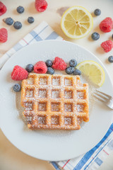 Waffeln mit Beeren