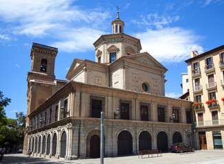 Fototapeta na wymiar The church of San Lorenzo in Pamplona, Navarre, Spain.