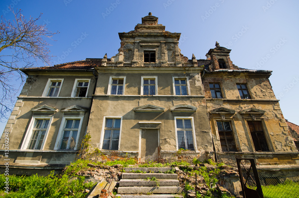 Wall mural Old ruined mansion, Poland