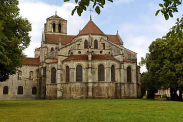 Obraz premium Basilika Sainte-Marie-Madeleine in Vezelay, Burgund, Frankreich