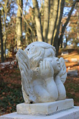 Fototapeta premium Guardian angel grave ornament