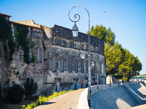 visitando Arles en Francia, verano de 2016