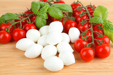 Mozzarella und Tomate