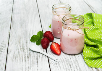 yogurt with fresh strawberries