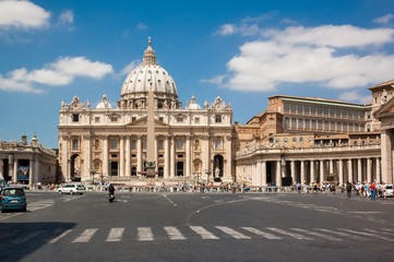 Fototapeta na wymiar Petersplatz mit Kathedrale Petersdom