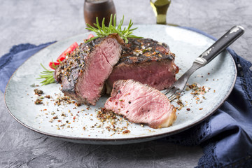 Barbecue Entrecote Steak auf Teller