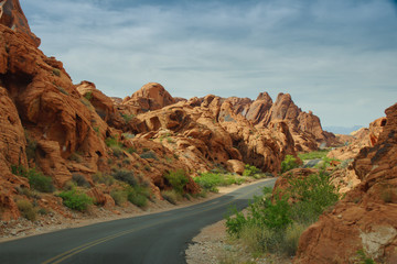 Berglandschaft mit Straße