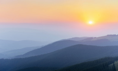 Obraz premium Fantastic sunset in the mountains of Ukraine.