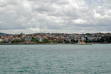 Fototapeta na wymiar Uskudar with Maiden's Tower, Istanbul