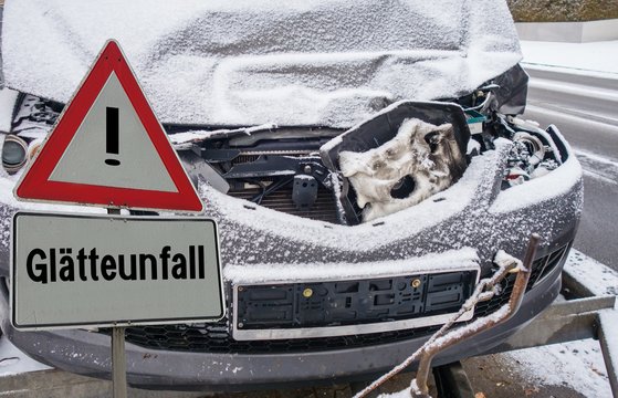 Symbolfoto Gl&auml;tteunfall