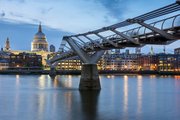 Fototapeta na wymiar LONDON, ENGLAND - JUNE 17 2016: Night photo of Millennium Bridge and St. Paul Cathedral, London, Great Britain