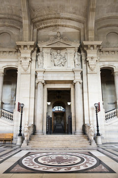 palais de justice de paris