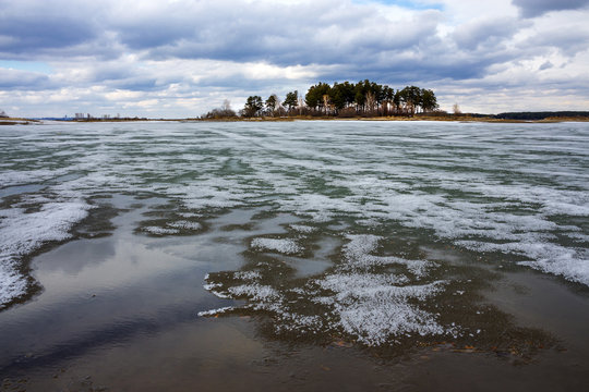 Spring melting of ice on the Ob river