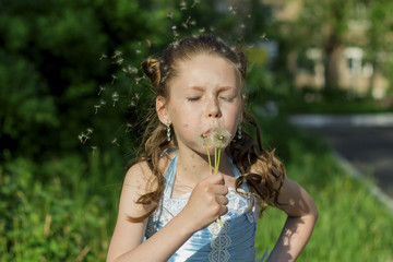 Девочка с одуванчиком 2