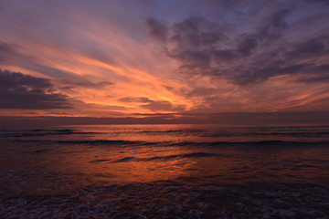 Fototapeta na wymiar Sonnenuntergang im ligurischen Meer